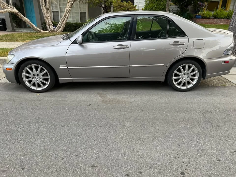 2003 Lexus IS 1st Gen - Image 2 of 11