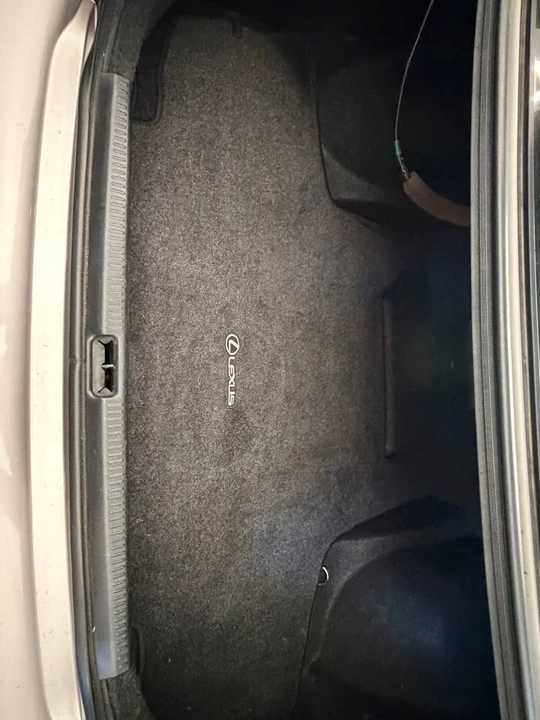 2003 Lexus IS 1st Gen - Image 9 of 11