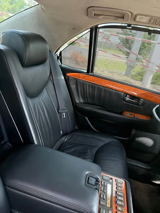 2003 Lexus LS 3rd Gen - Image 9 of 9