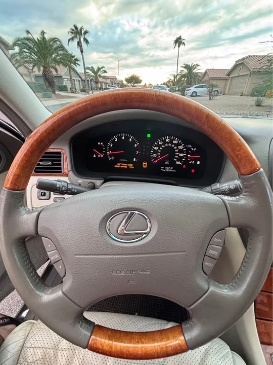 2003 Lexus LS 3rd Gen - Image 2 of 11