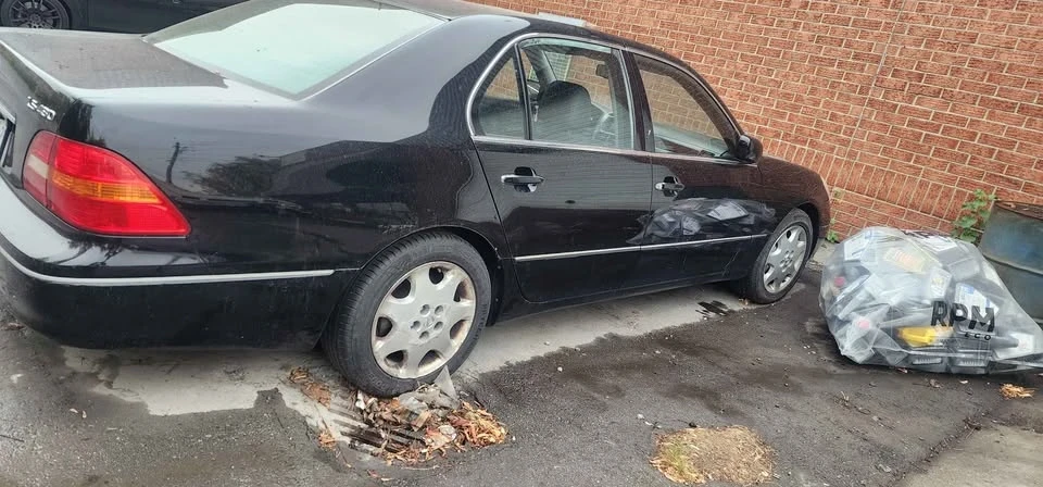 2003 Lexus LS 3rd Gen - Image 6 of 6