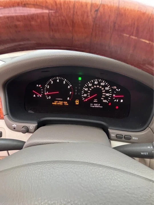 2003 Lexus LS 3rd Gen - Image 10 of 11