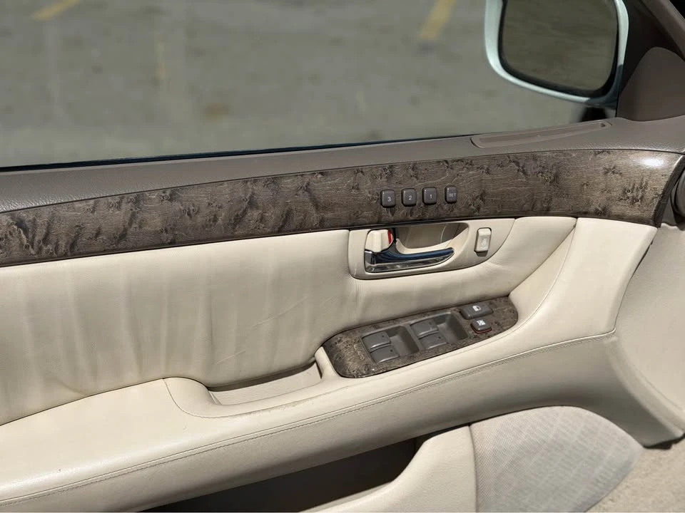 2003 Lexus LS 3rd Gen - Image 10 of 20