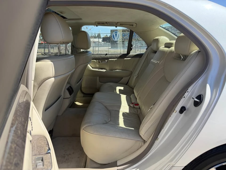 2003 Lexus LS 3rd Gen - Image 12 of 20