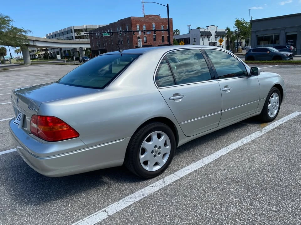 2003 Lexus LS 3rd Gen - Image 4 of 18