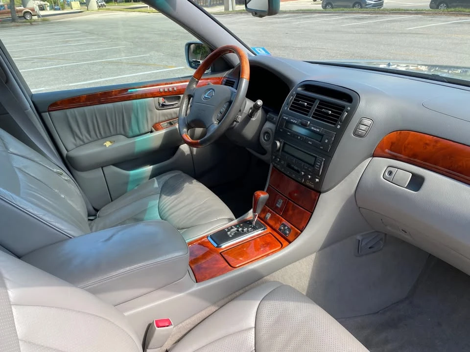 2003 Lexus LS 3rd Gen - Image 5 of 18