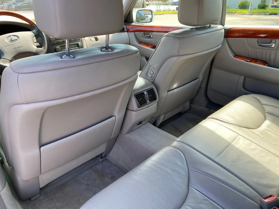 2003 Lexus LS 3rd Gen - Image 9 of 18