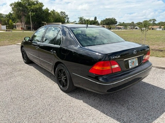 2003 Lexus LS 3rd Gen - Image 4 of 15