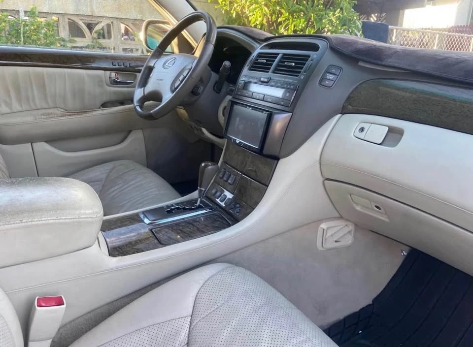 2003 Lexus LS 3rd Gen - Image 6 of 7