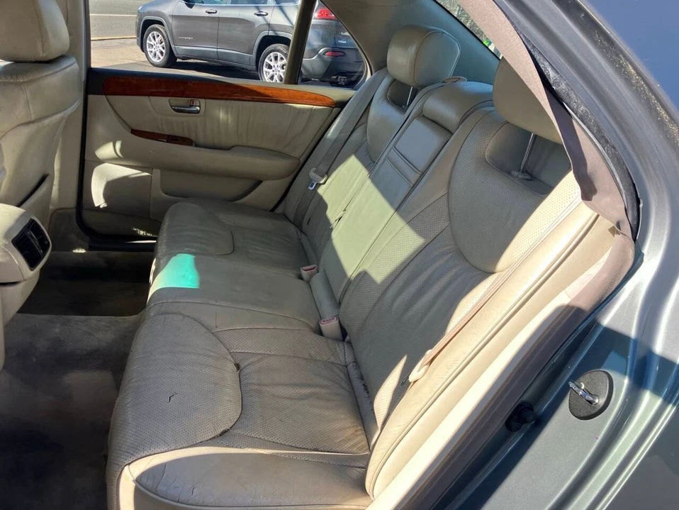 2003 Lexus LS 3rd Gen - Image 17 of 20