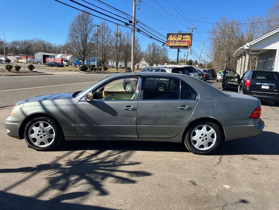 2003 Lexus LS 3rd Gen - Image 9 of 20