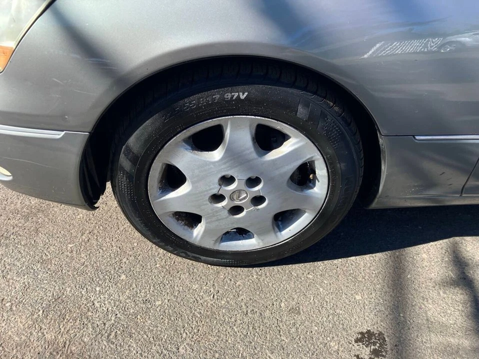2003 Lexus LS 3rd Gen - Image 11 of 20