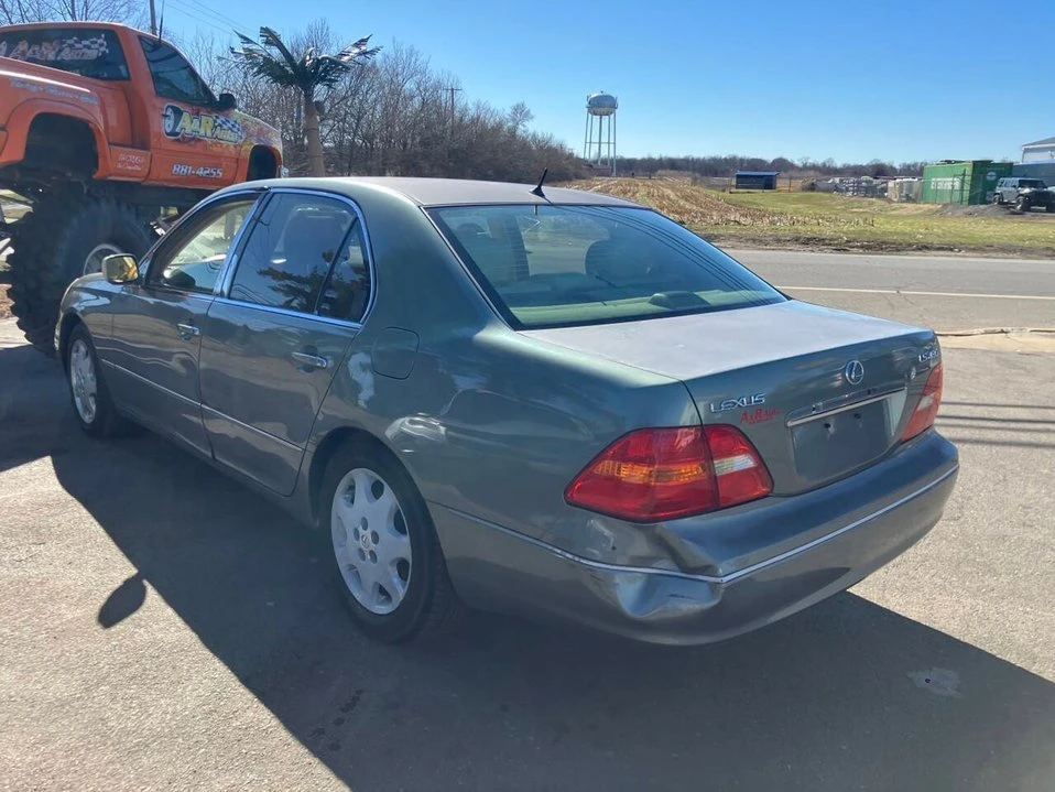 2003 Lexus LS 3rd Gen - Image 7 of 20
