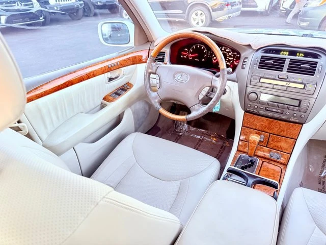 2003 Lexus LS 3rd Gen - Image 16 of 20