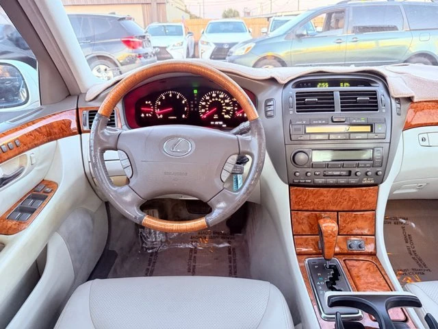 2003 Lexus LS 3rd Gen - Image 17 of 20