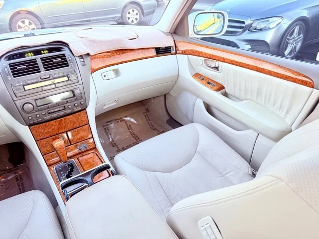 2003 Lexus LS 3rd Gen - Image 18 of 20