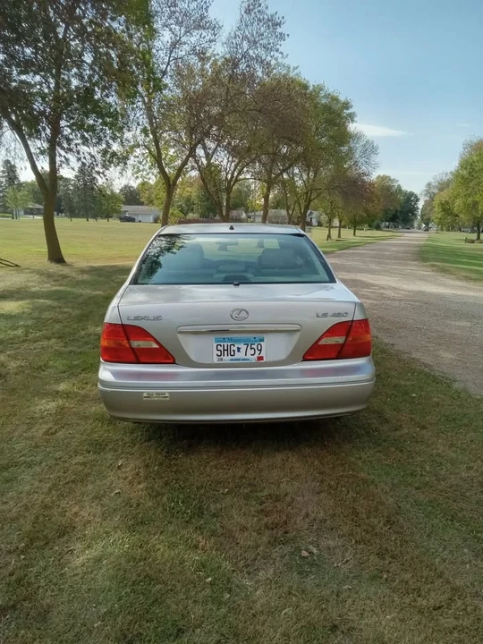 2003 Lexus LS 3rd Gen - Image 3 of 20