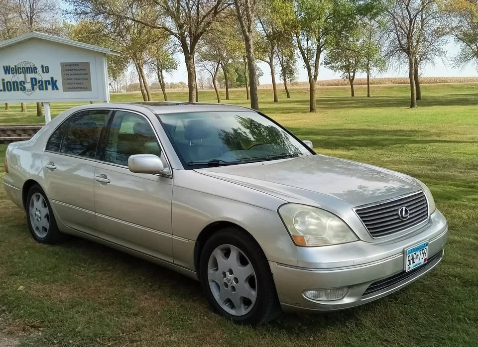 2003 Lexus LS 3rd Gen - Image 2 of 20