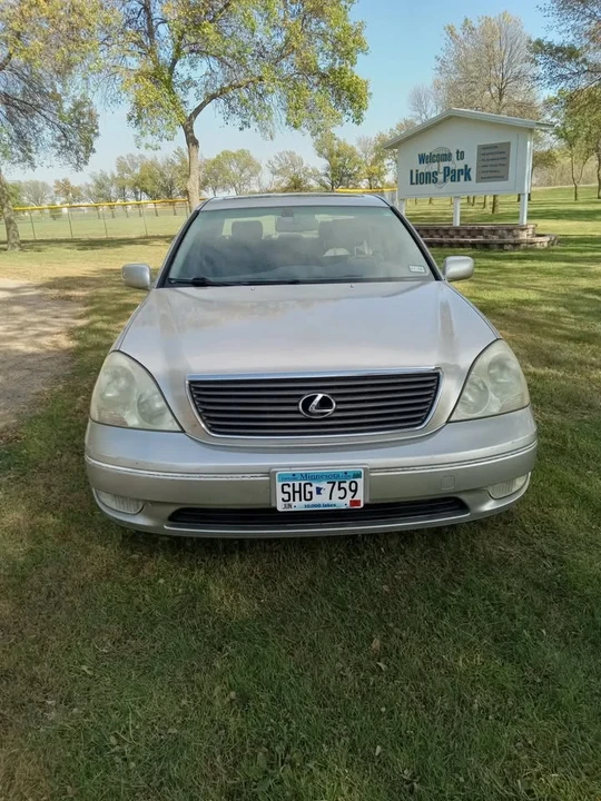 2003 Lexus LS 3rd Gen - Image 4 of 20