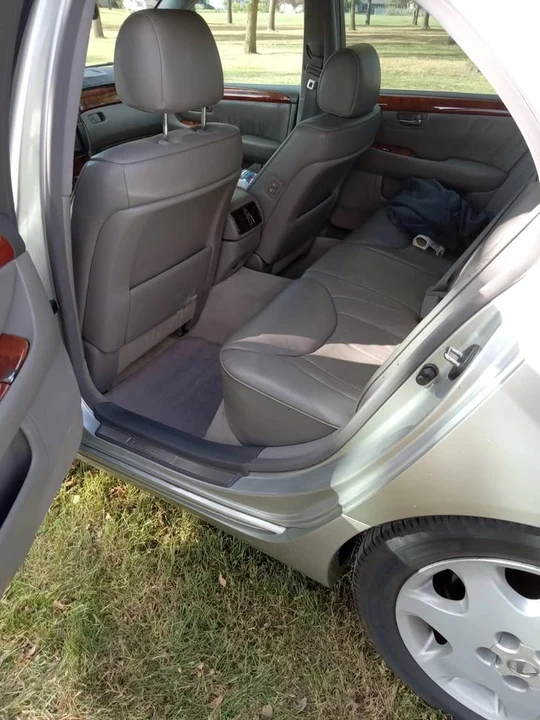 2003 Lexus LS 3rd Gen - Image 12 of 20