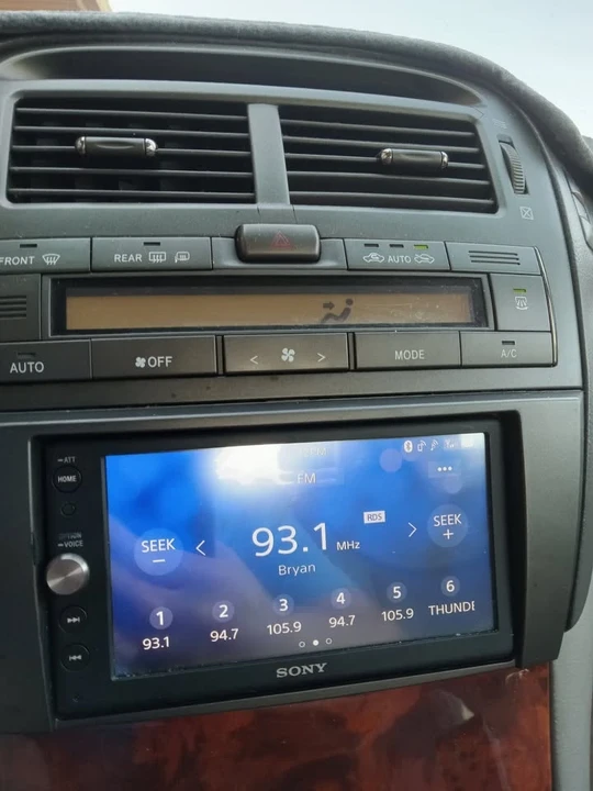 2003 Lexus LS 3rd Gen - Image 14 of 20