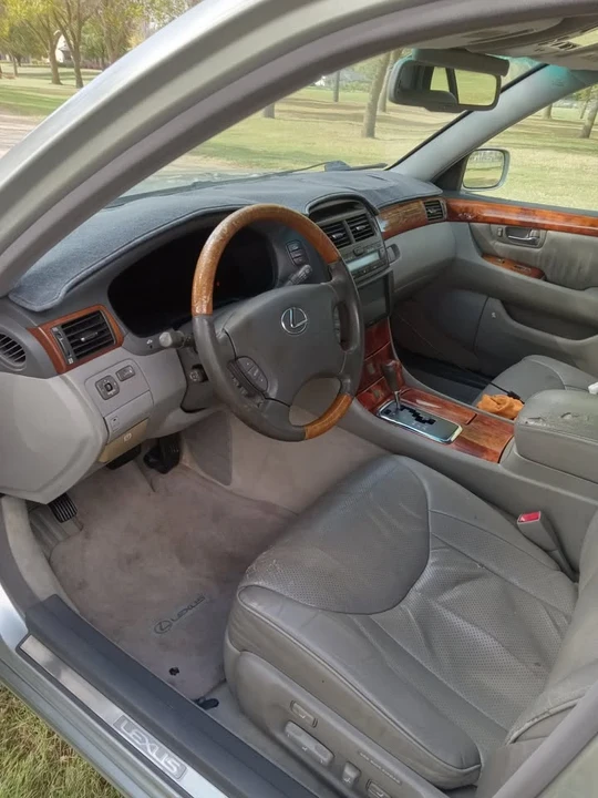 2003 Lexus LS 3rd Gen - Image 10 of 20