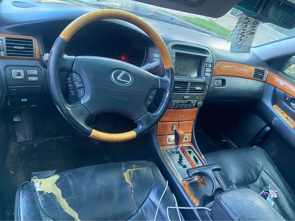 2003 Lexus LS 3rd Gen - Image 5 of 7