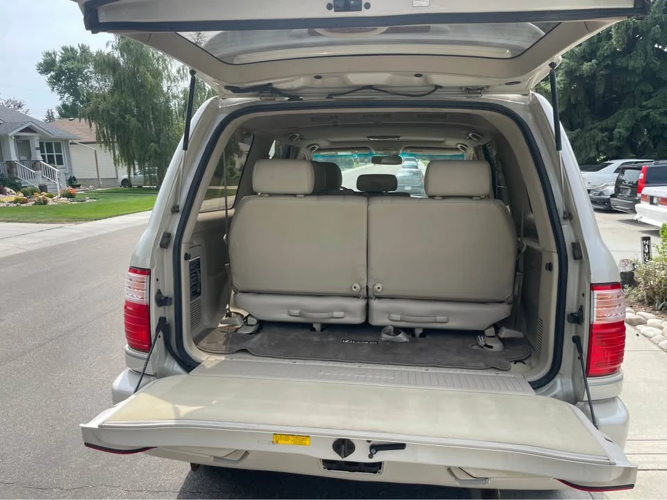 2003 Lexus LX 2nd Gen - Image 13 of 14