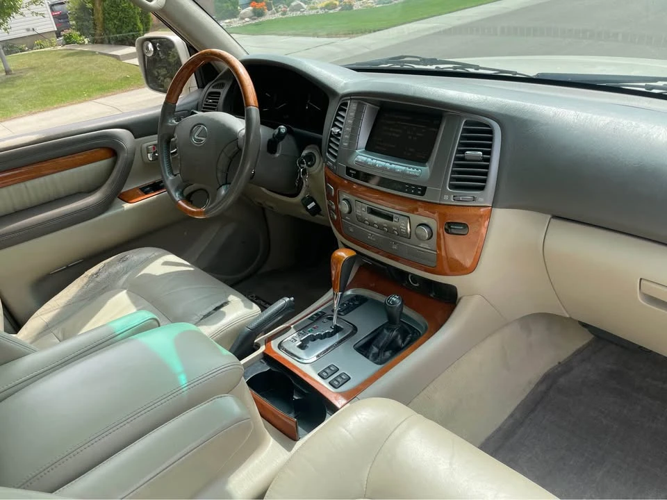 2003 Lexus LX 2nd Gen - Image 9 of 14
