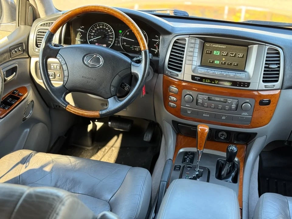 2003 Lexus LX 2nd Gen - Image 9 of 19