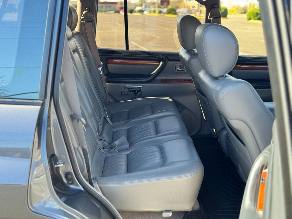 2003 Lexus LX 2nd Gen - Image 19 of 19