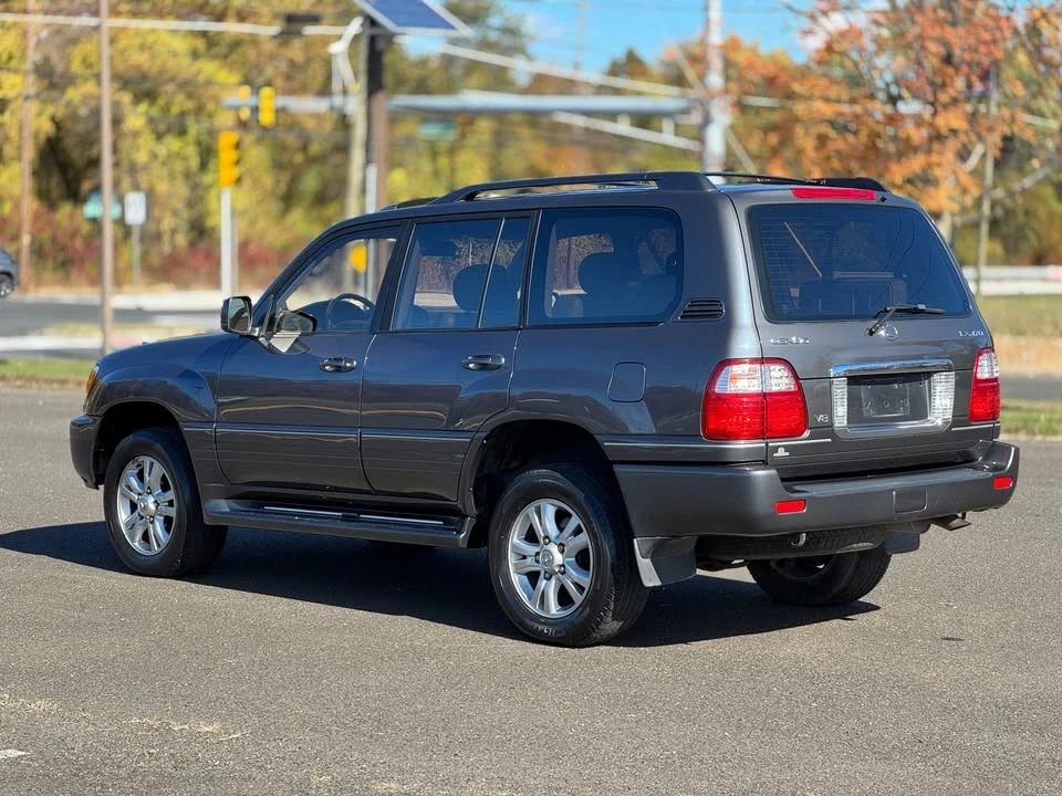 2003 Lexus LX 2nd Gen - Image 4 of 19