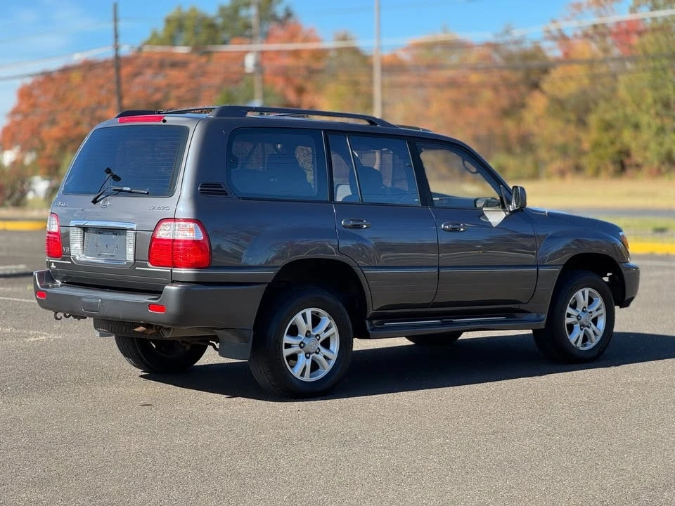2003 Lexus LX 2nd Gen - Image 3 of 19