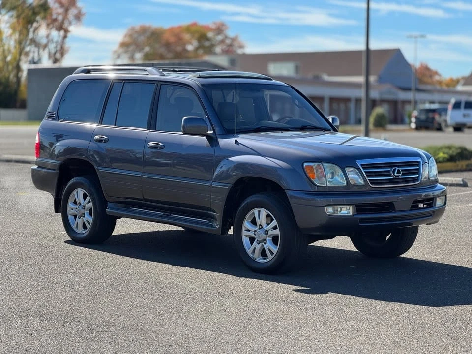 2003 Lexus LX 2nd Gen - Image 2 of 19