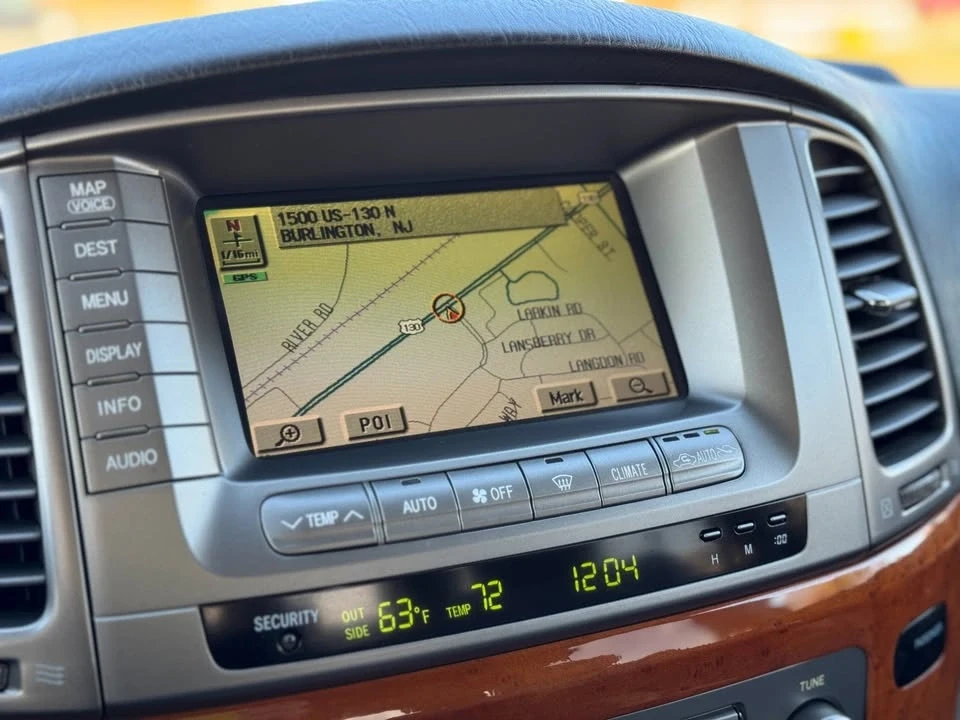 2003 Lexus LX 2nd Gen - Image 11 of 19
