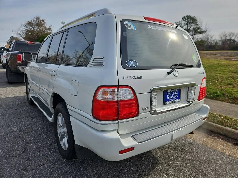 2003 Lexus LX 2nd Gen - Image 4 of 20