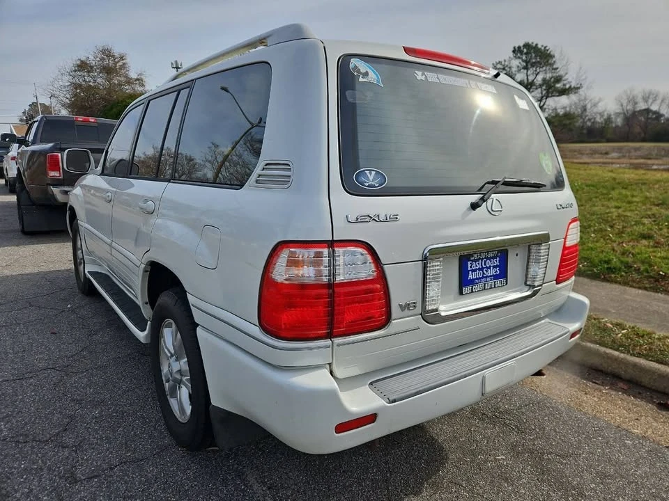 2003 Lexus LX 2nd Gen - Image 4 of 20