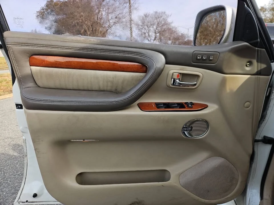 2003 Lexus LX 2nd Gen - Image 13 of 20