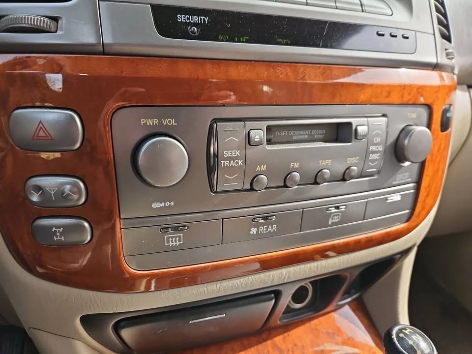 2003 Lexus LX 2nd Gen - Image 19 of 20