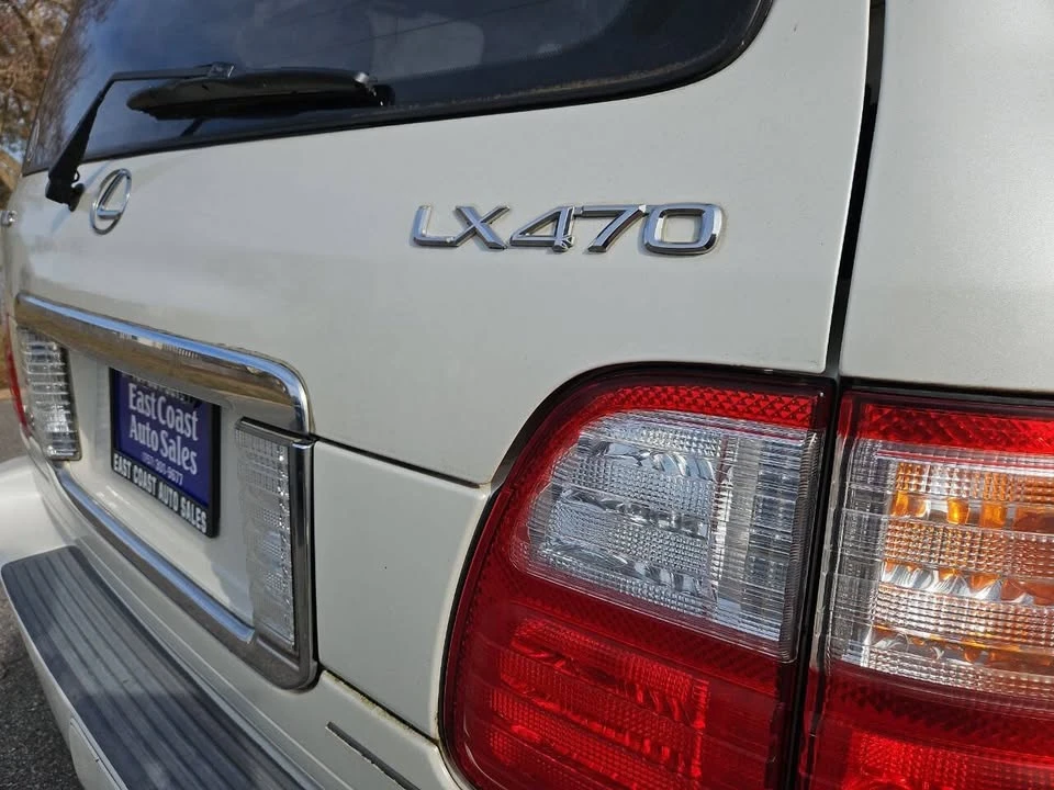 2003 Lexus LX 2nd Gen - Image 10 of 20