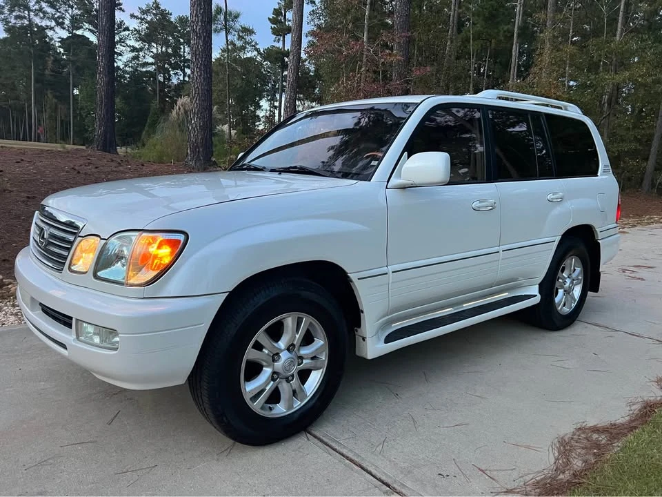 2003 Lexus LX 2nd Gen - Image 5 of 19