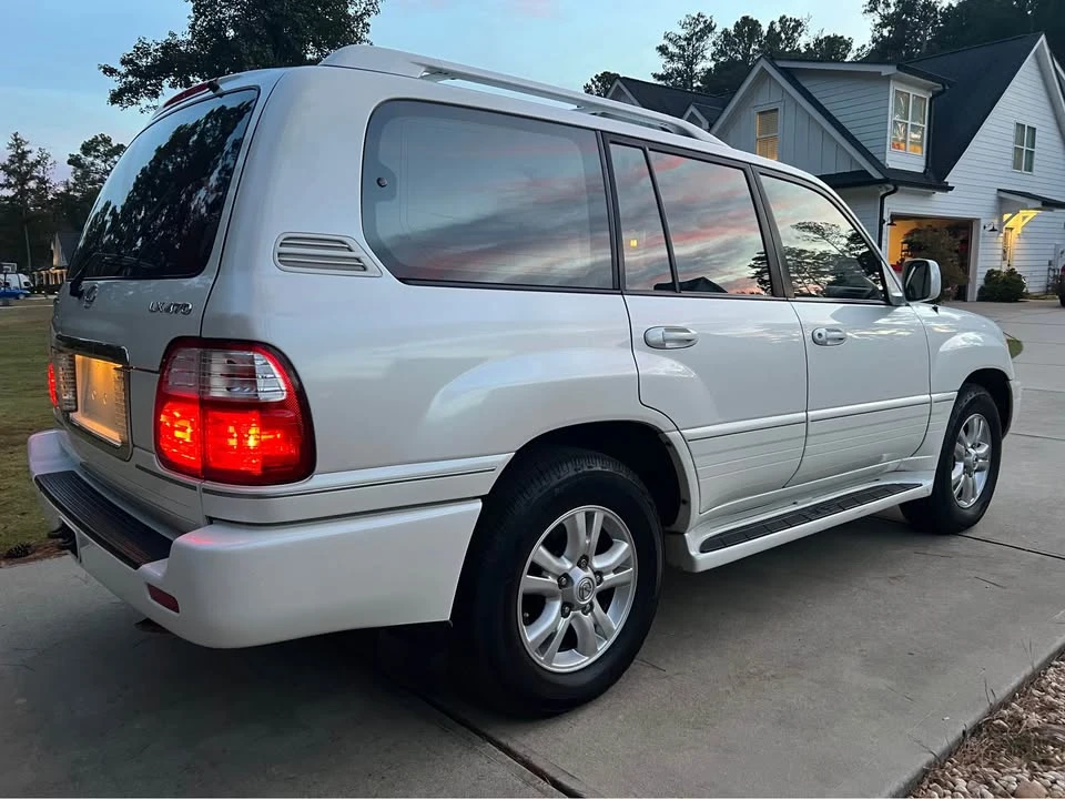 2003 Lexus LX 2nd Gen - Image 2 of 19