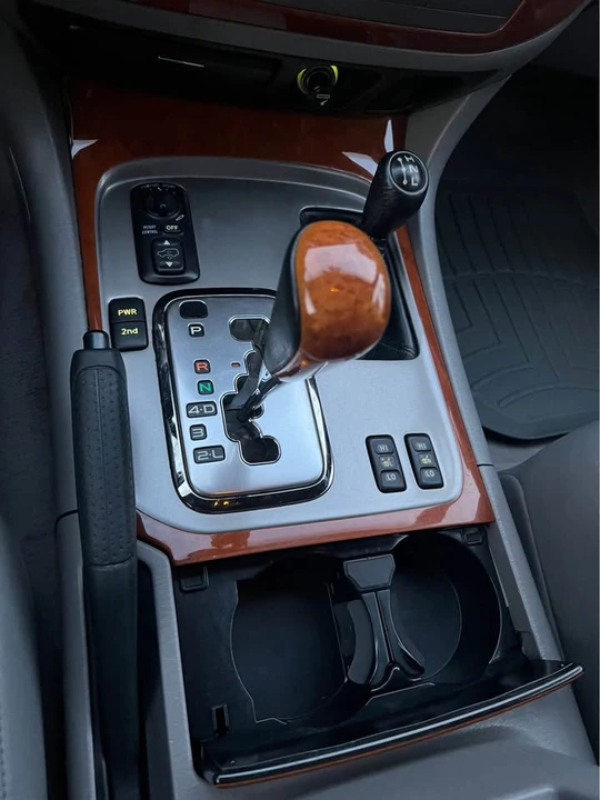 2003 Lexus LX 2nd Gen - Image 15 of 19