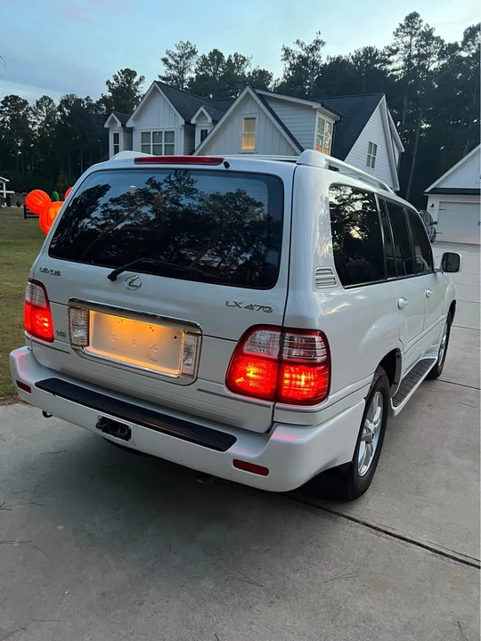 2003 Lexus LX 2nd Gen - Image 4 of 19