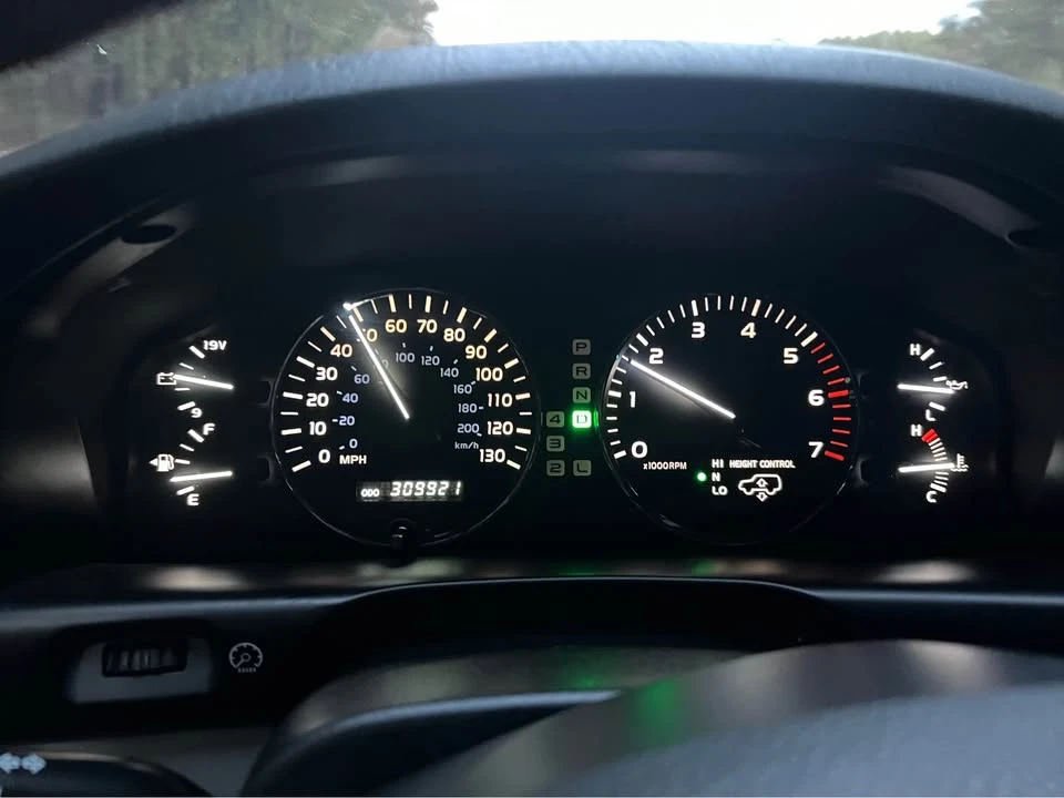 2003 Lexus LX 2nd Gen - Image 14 of 19