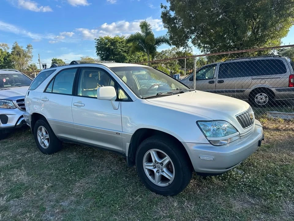 2003 Lexus RX 1st Gen - Image 2 of 20