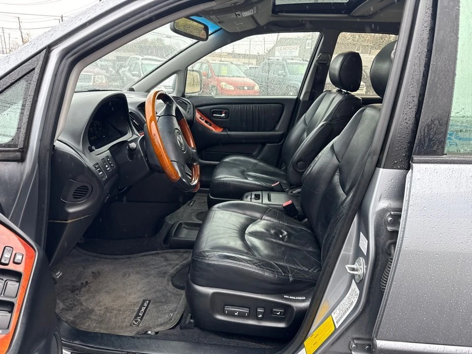 2003 Lexus RX 1st Gen - Image 10 of 19