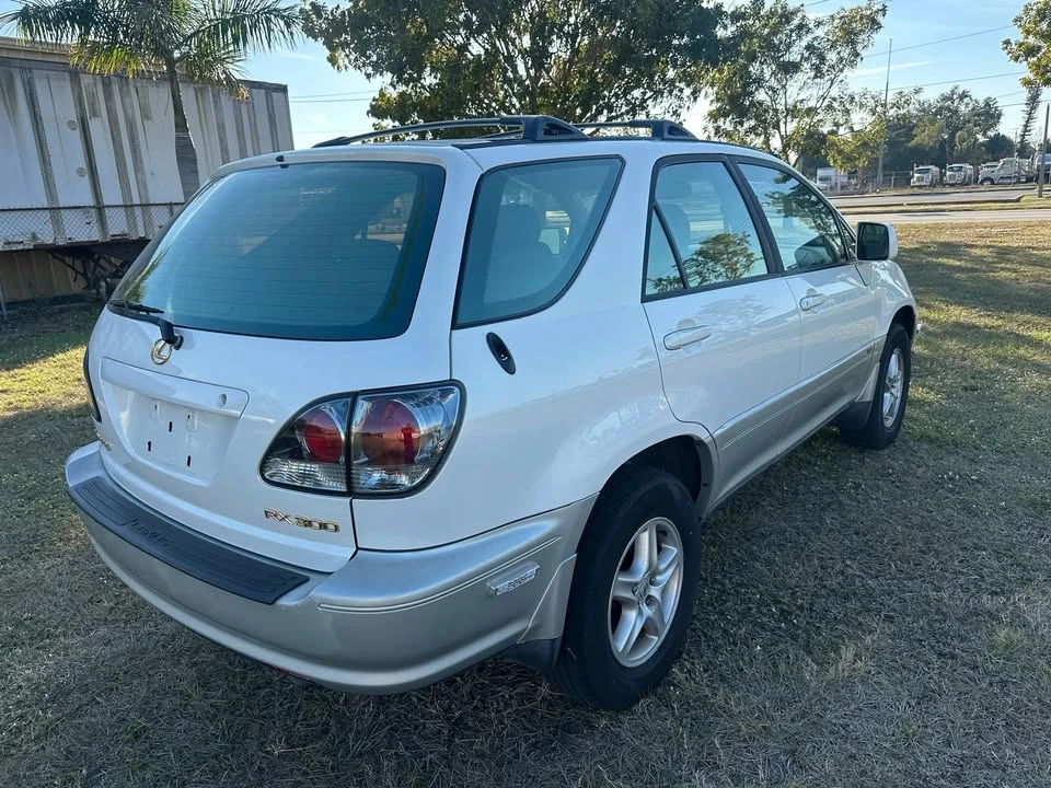 2003 Lexus RX 1st Gen - Image 9 of 20