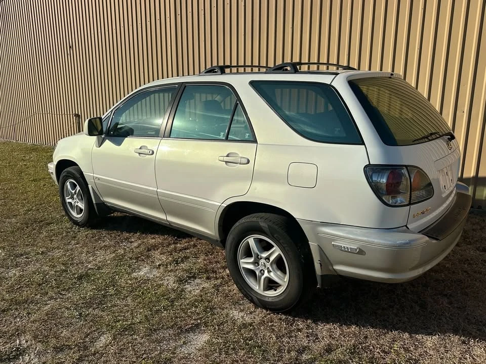 2003 Lexus RX 1st Gen - Image 18 of 20