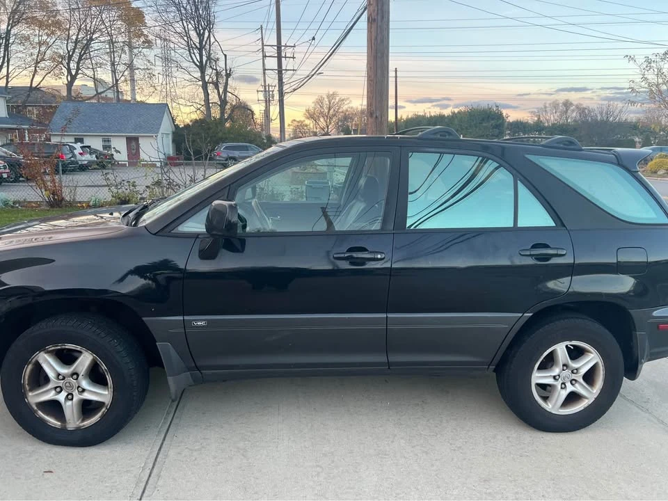 2003 Lexus RX 1st Gen - Image 2 of 2